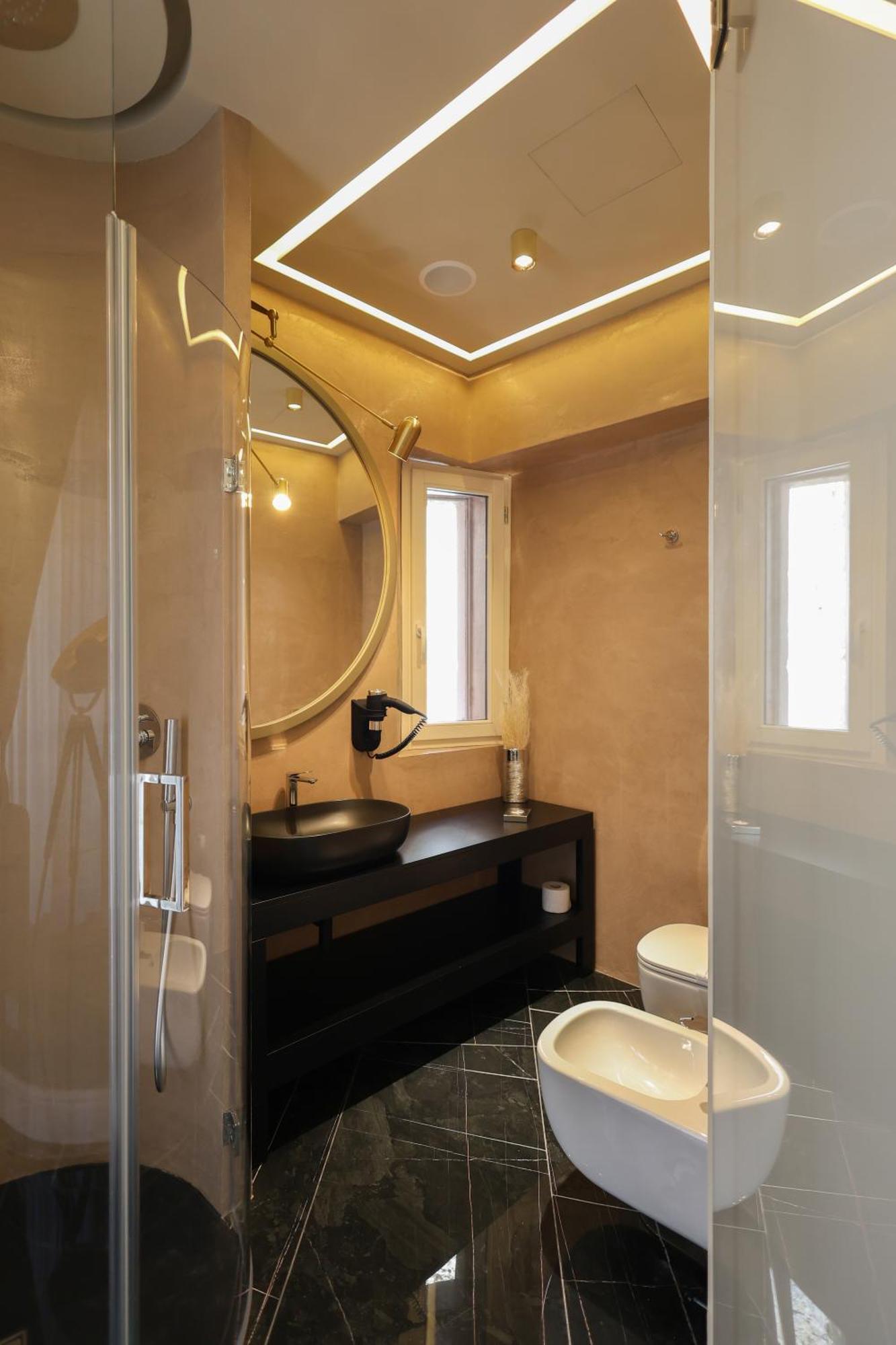 Maison San Carlo Luxury Suites เนเปิลส์ ภายนอก รูปภาพ