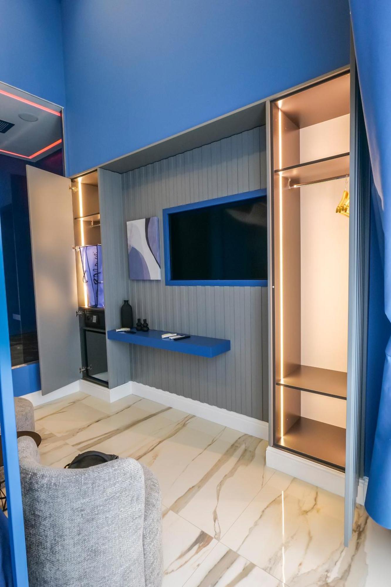 Maison San Carlo Luxury Suites เนเปิลส์ ภายนอก รูปภาพ