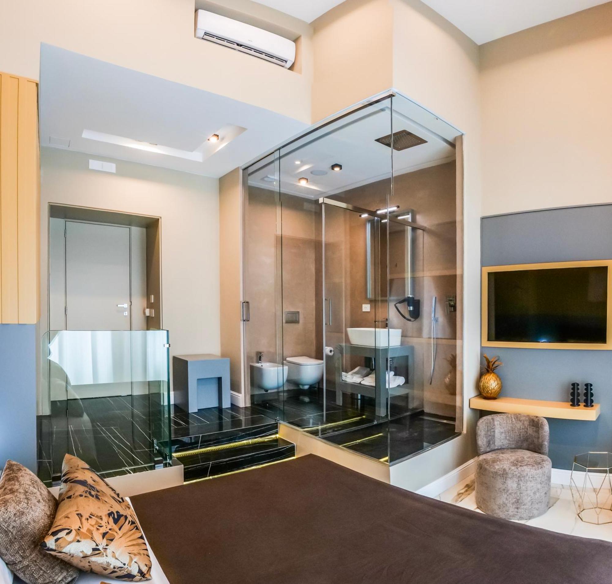 Maison San Carlo Luxury Suites เนเปิลส์ ภายนอก รูปภาพ