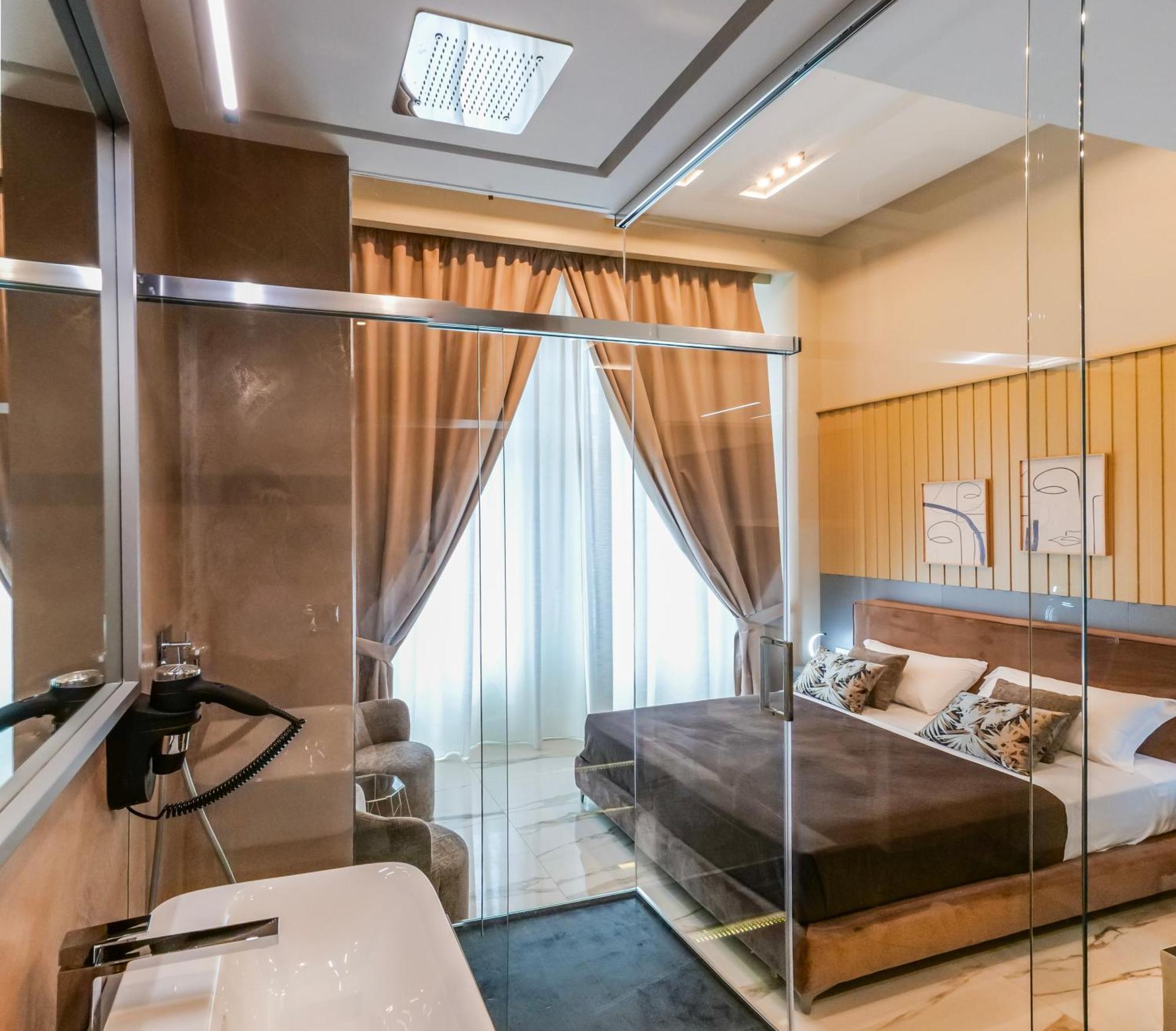 Maison San Carlo Luxury Suites เนเปิลส์ ภายนอก รูปภาพ