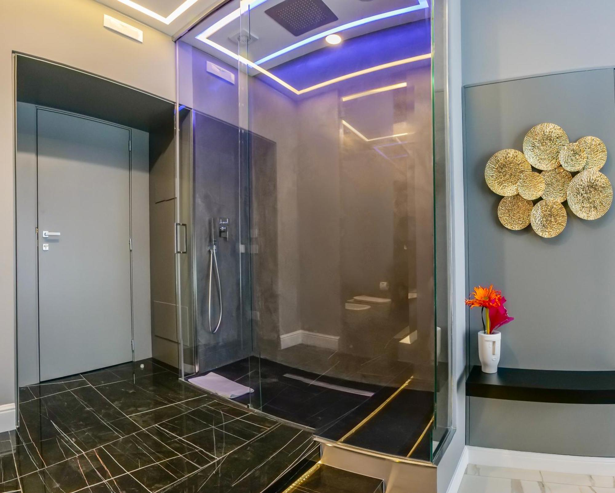 Maison San Carlo Luxury Suites เนเปิลส์ ภายนอก รูปภาพ