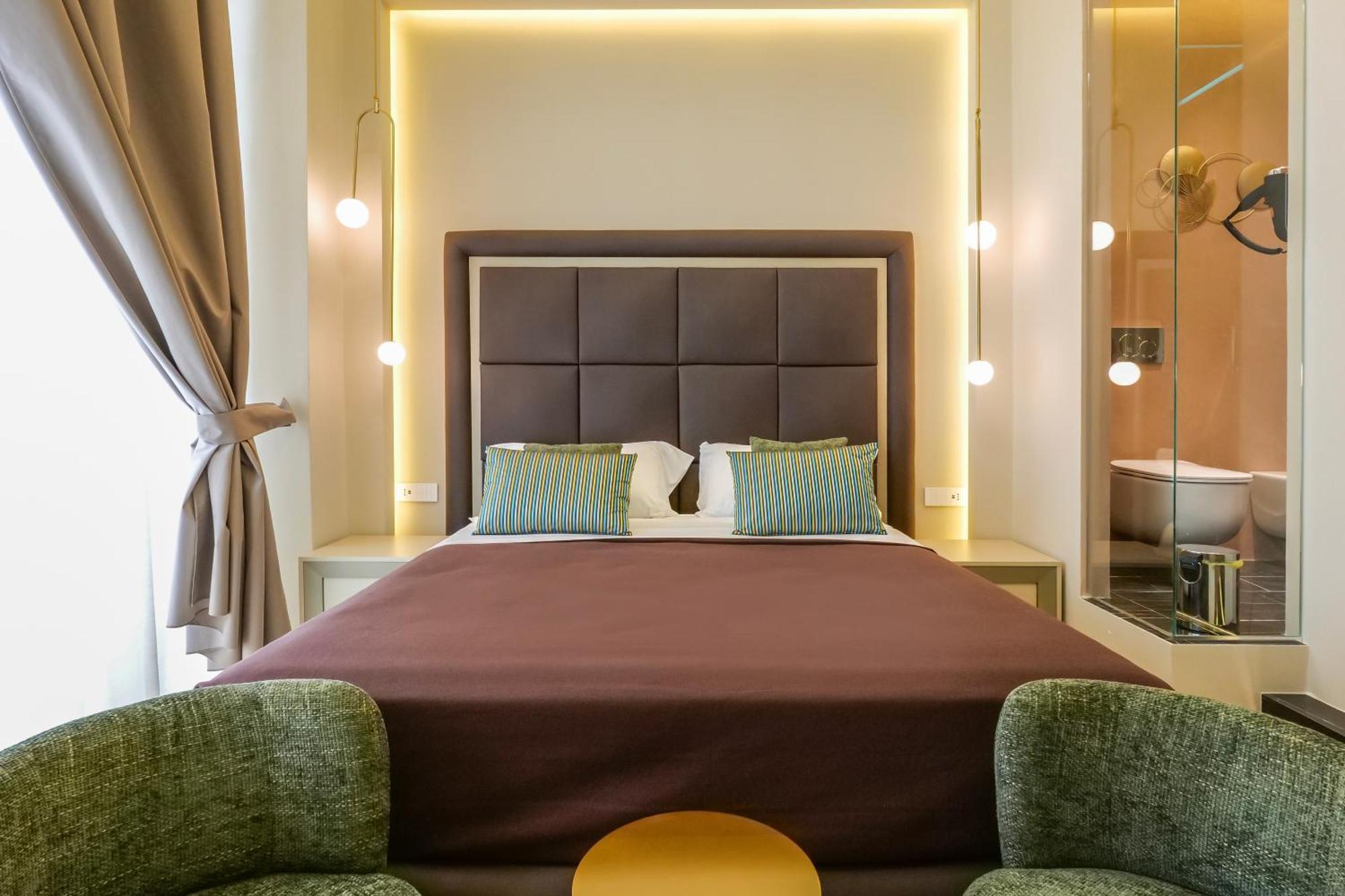 Maison San Carlo Luxury Suites เนเปิลส์ ภายนอก รูปภาพ